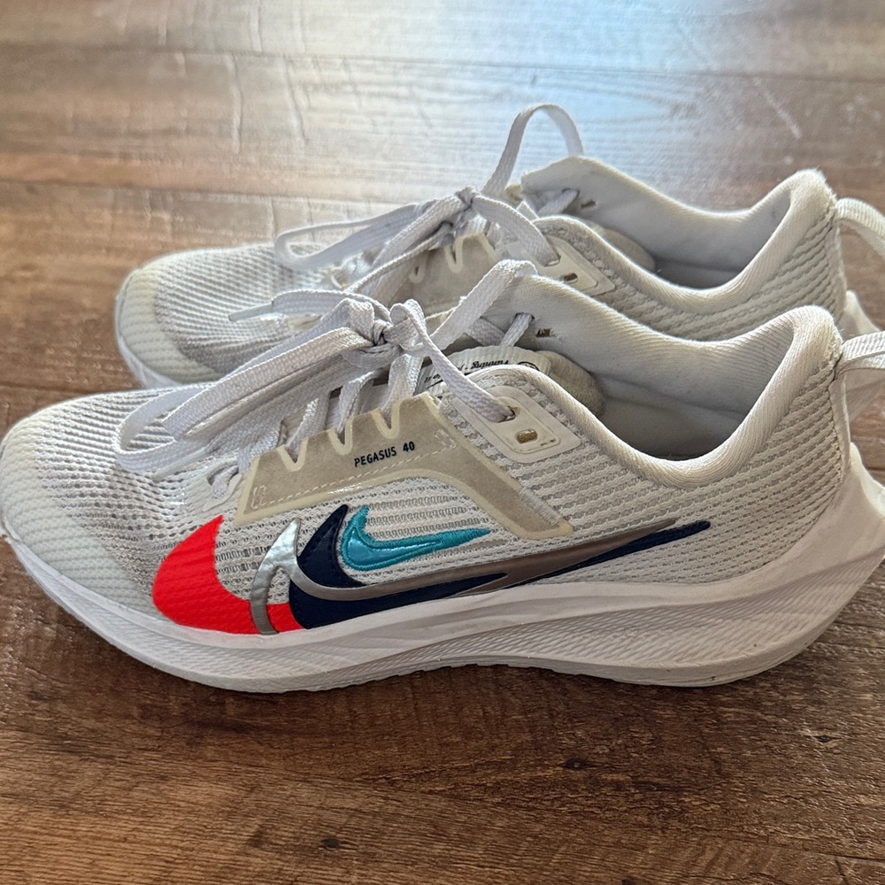 Kids Nike Pegasus 40 Sneakers